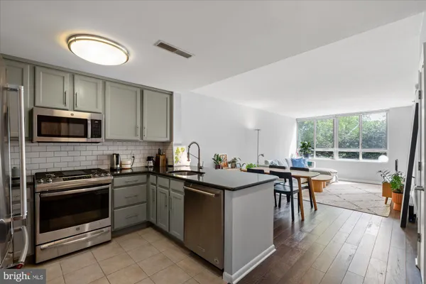 $409,000 | 355 I Street Southwest, Unit 217, Washington, DC 20024