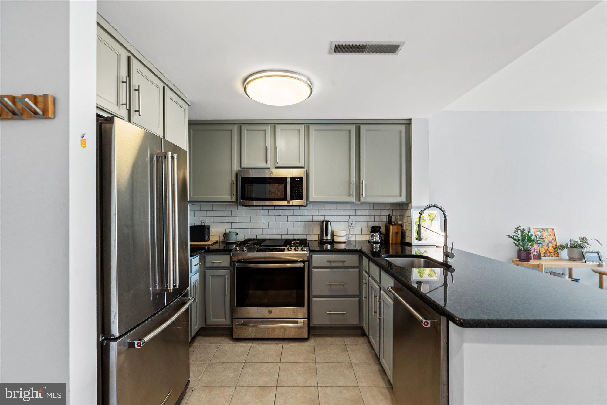 355 I Street Southwest, Unit 217 Washington, DC 20024 - Photo 2 of 25