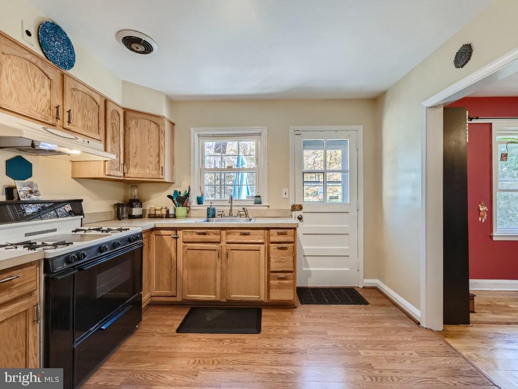 8129 Clyde Bank Road Towson, MD 21286 - Photo 13 of 32 Gallery Image 13