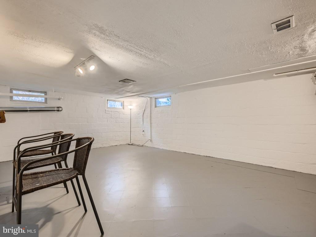8129 Clyde Bank Road Towson, MD 21286 - Photo 25 of 32 Gallery Image 25