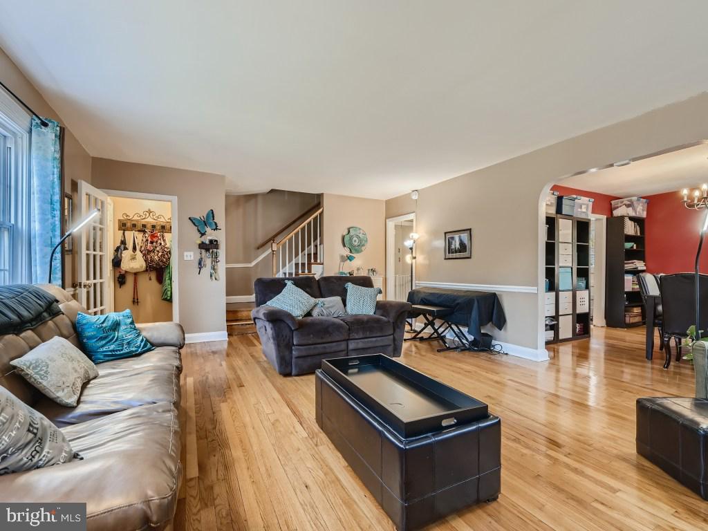 8129 Clyde Bank Road Towson, MD 21286 - Photo 8 of 32 Gallery Image 8