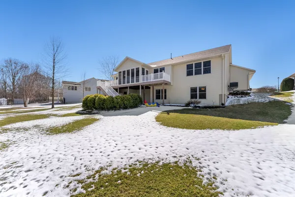 $490,000 | 2929 Emerald Drive, Davenport, IA 52804