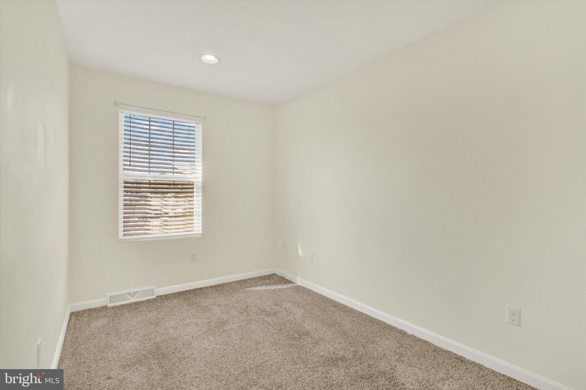 170 Morningstar Court Hanover, PA 17331 - Photo 22 of 32 an empty room with a window