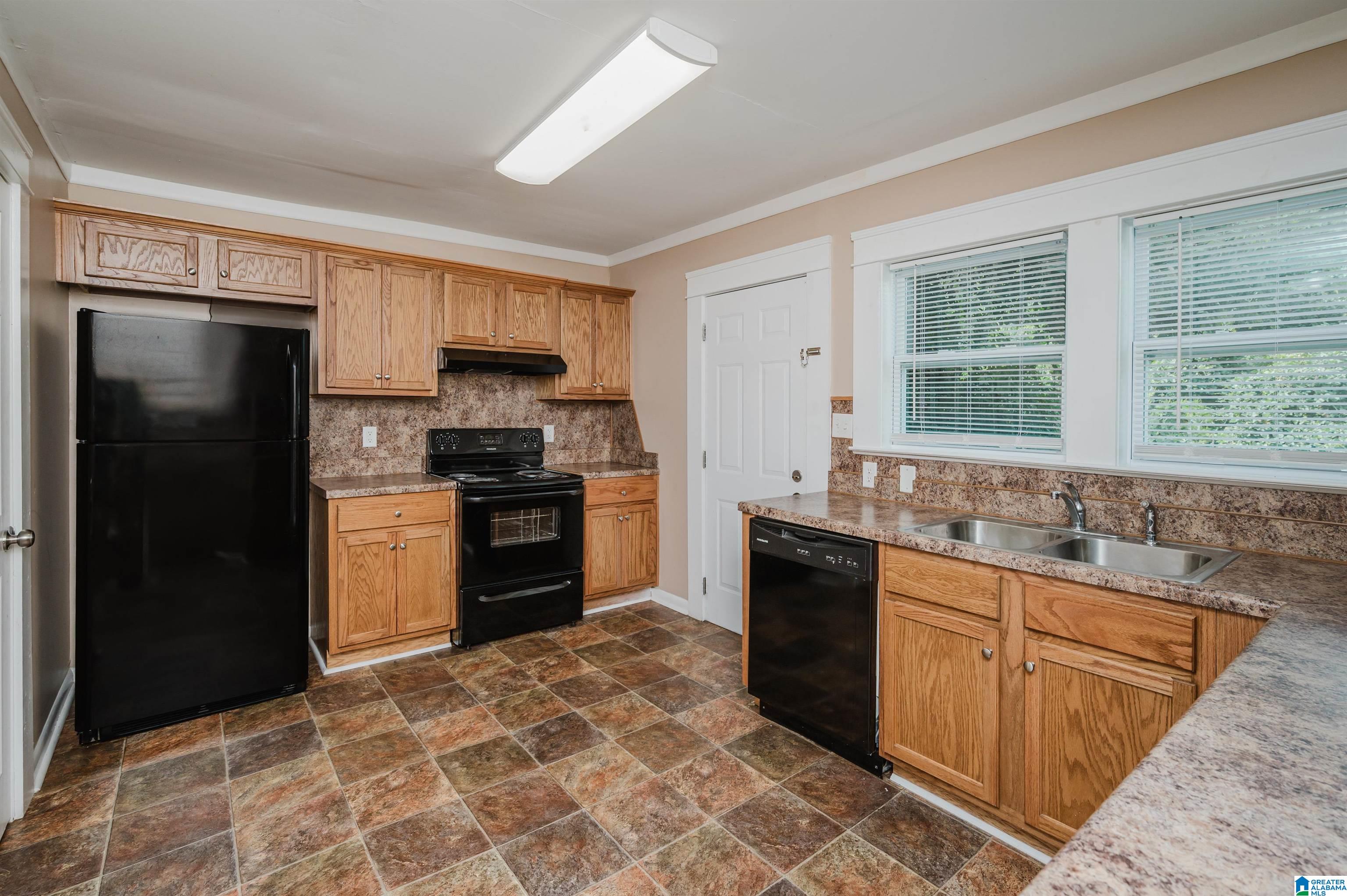 517 Alice Street Bessemer, AL 35022 - Photo 4 of 18