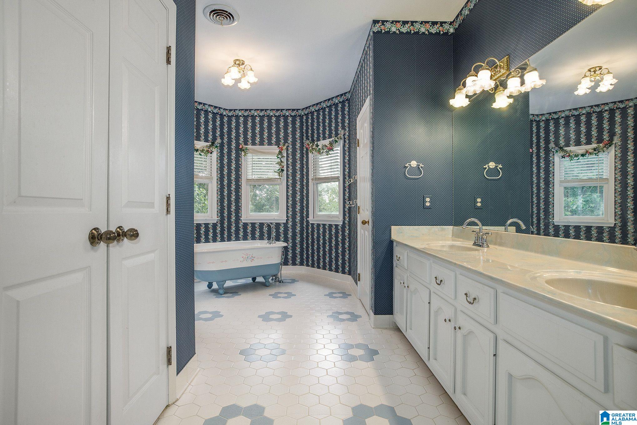5212 Meadow Brook Road Birmingham, AL 35242 - Photo 8 of 14