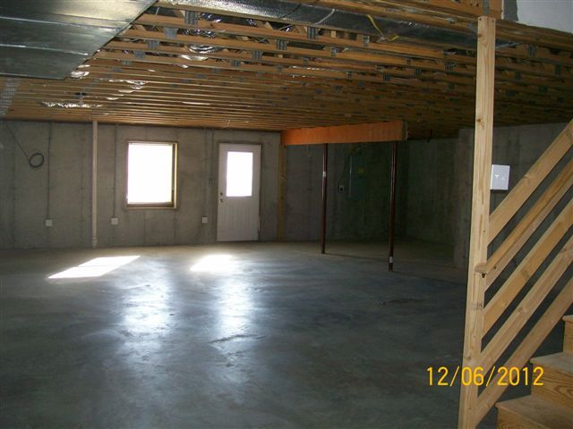 3560 Pinnacle Ridge Road Northeast Roanoke, VA 24012 - Photo 4 of 9 Wide open basement