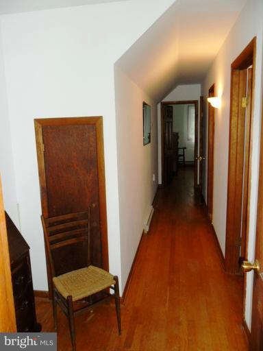 9685 Howes Road Dunkirk, MD 20754 - Photo 17 of 30 Upper Hallway