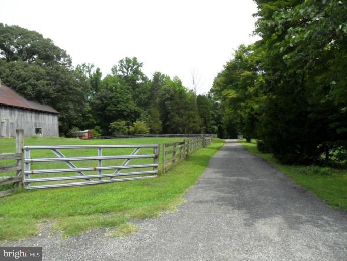 9685 Howes Road Dunkirk, MD 20754 - Photo 28 of 30 Entry Drive