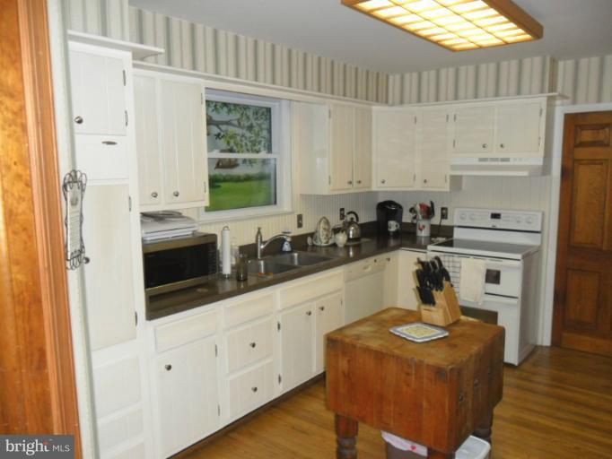 9685 Howes Road Dunkirk, MD 20754 - Photo 10 of 30 Kitchen 1