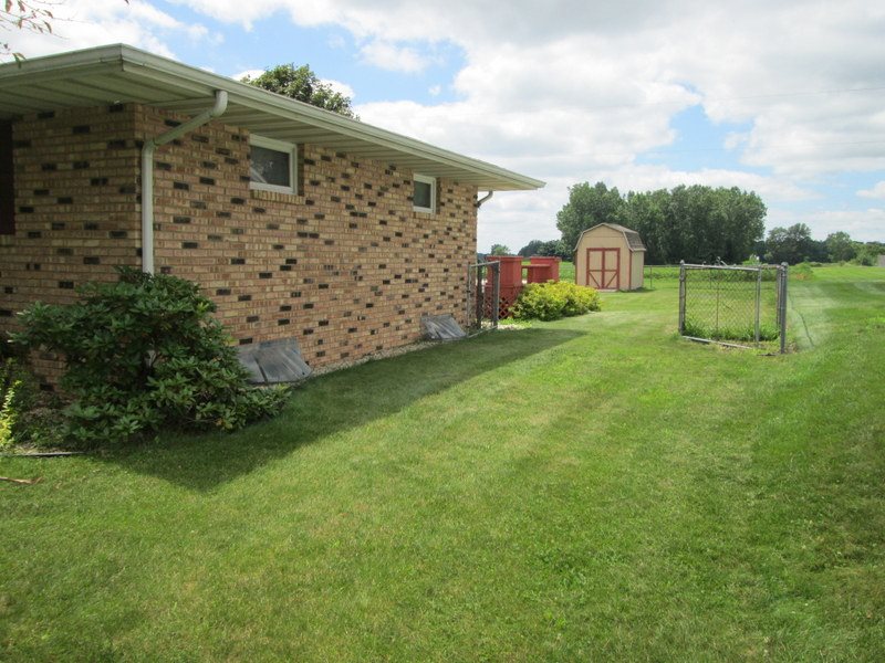 2801 Fir Road Bremen, IN 46506 - Photo 3 of 23