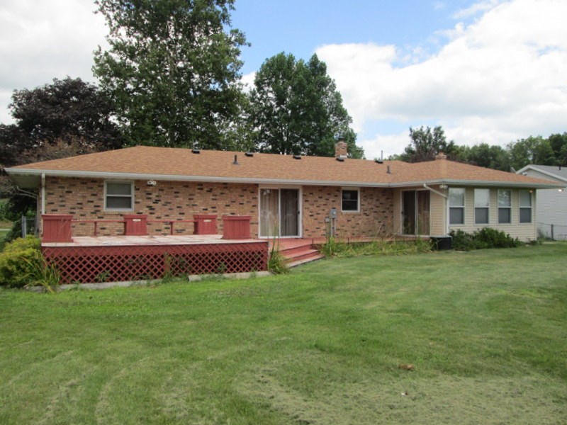 2801 Fir Road Bremen, IN 46506 - Photo 4 of 23