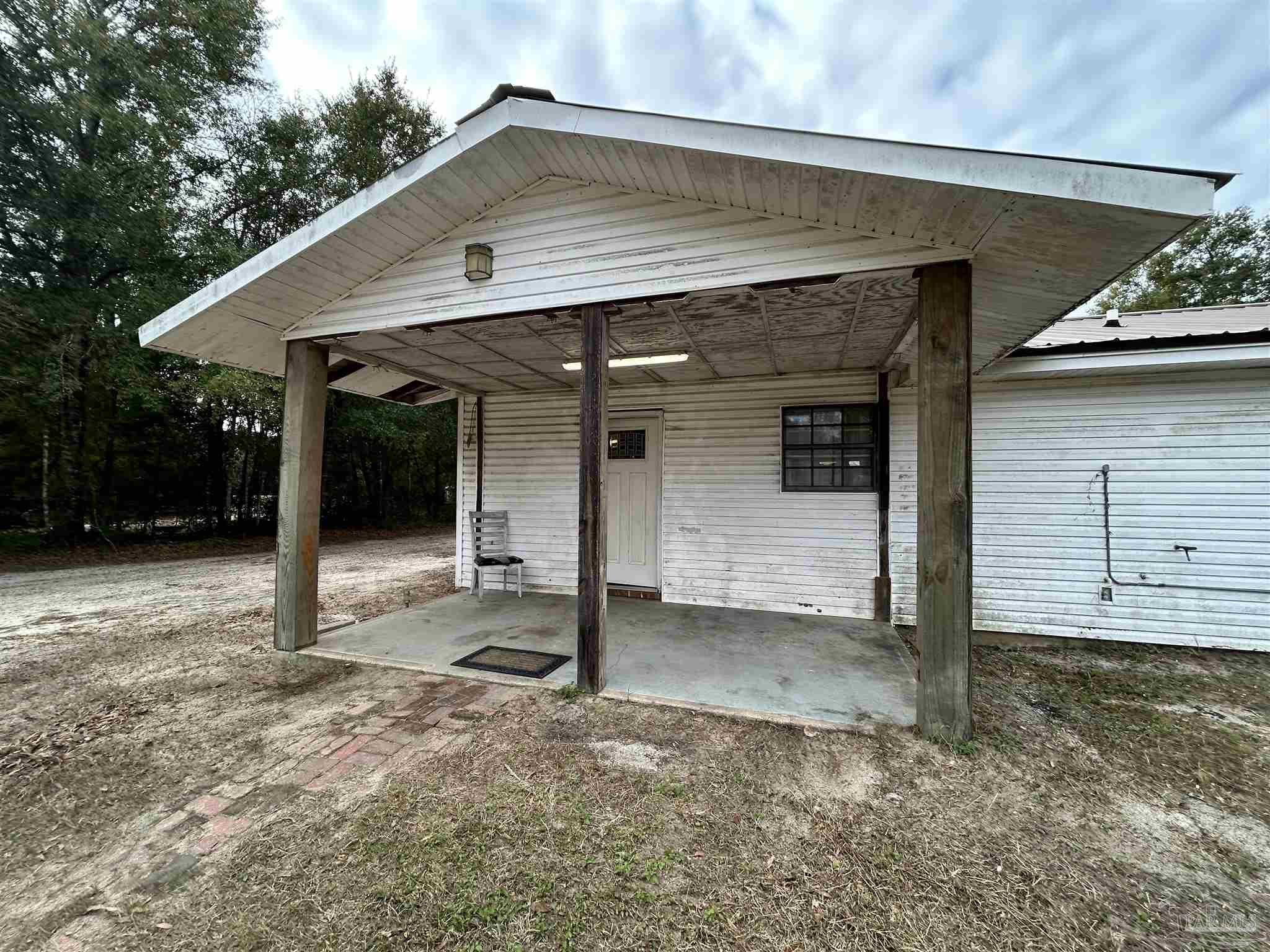 10246 Nichols Lake Road Milton, FL 32583 - Photo 14 of 39