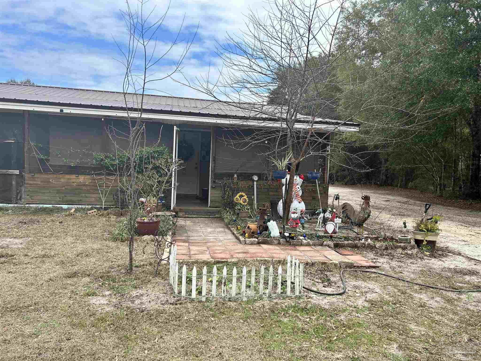 10246 Nichols Lake Road Milton, FL 32583 - Photo 25 of 39