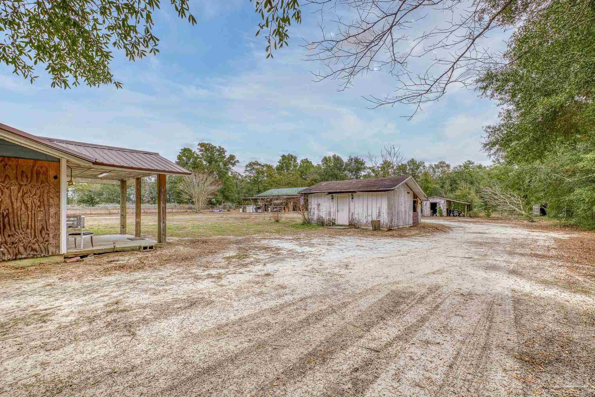 10246 Nichols Lake Road Milton, FL 32583 - Photo 37 of 39