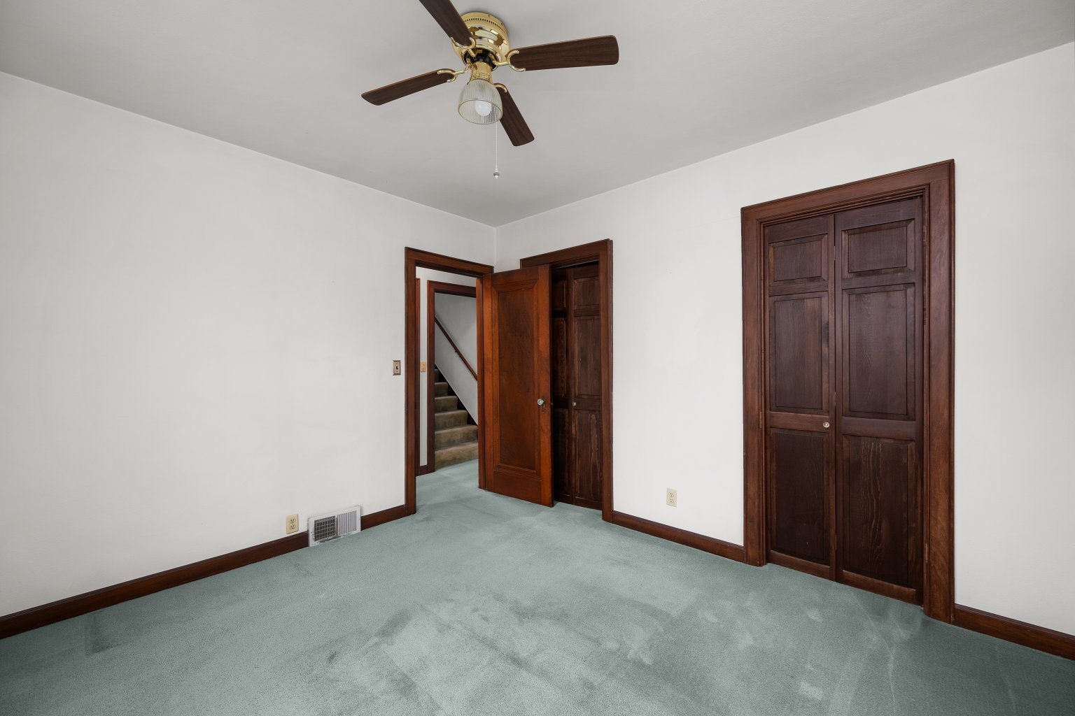 925 24th Street Moline, IL 61265 - Photo 16 of 37 a view of empty room with ceiling fan
