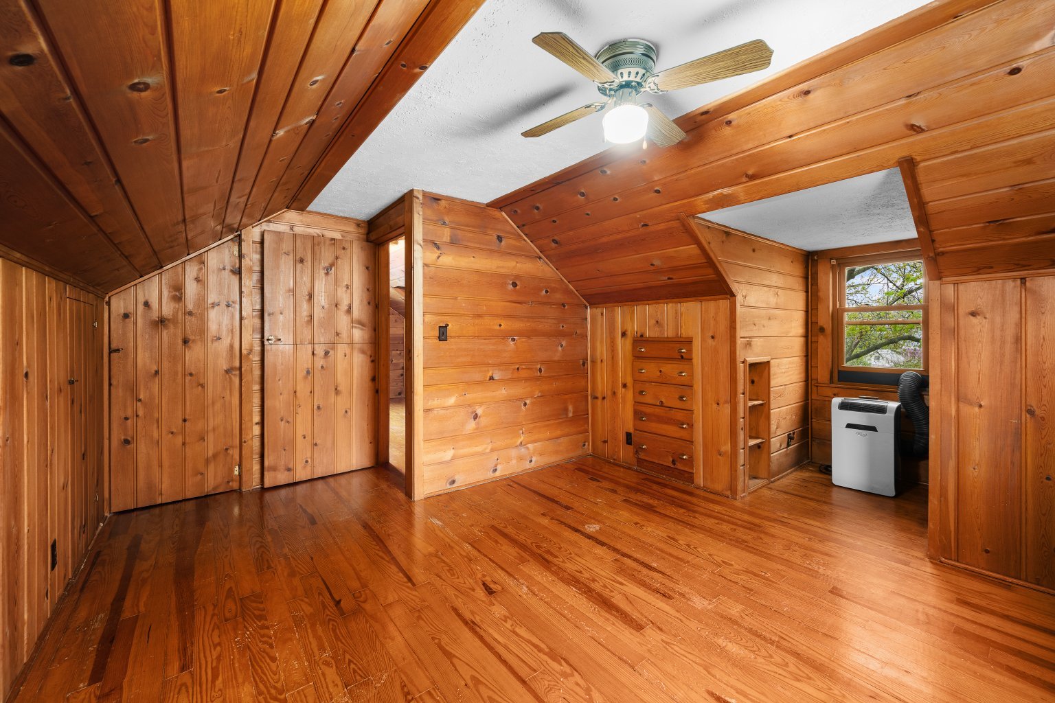 925 24th Street Moline, IL 61265 - Photo 24 of 37 a view of empty room with wooden floor