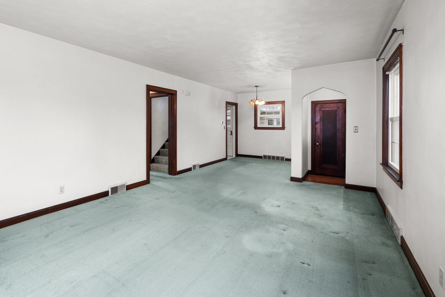 925 24th Street Moline, IL 61265 - Photo 5 of 37 an empty room with closet