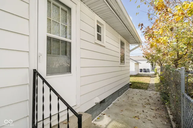 $1,750 | 54 South 5th Avenue, Beech Grove, IN 46107