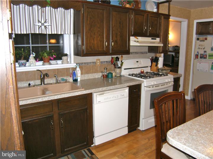 2142 Grove Road Bethlehem, PA 18018 - Photo 4 of 12 Gallery Image 4