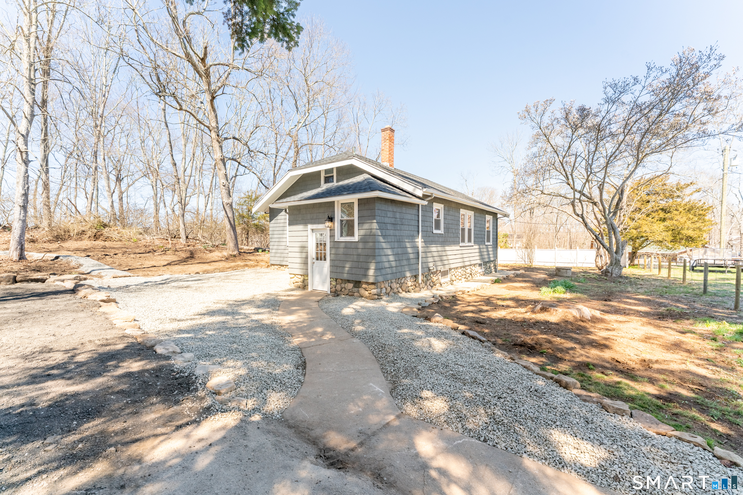 159 Norwich-Westerly Road North Stonington, CT 06359 - Photo 9 of 34