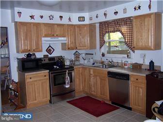 22 Ranoldo Terrace Cherry Hill, NJ 08034 - Photo 5 of 11 Kitchen