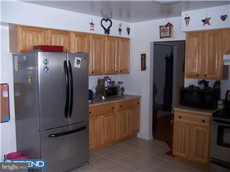 22 Ranoldo Terrace Cherry Hill, NJ 08034 - Photo 6 of 11 Kitchen