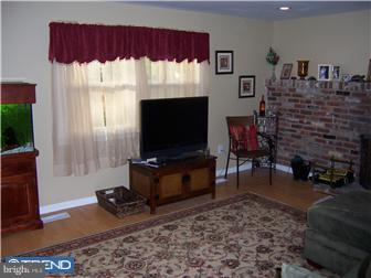22 Ranoldo Terrace Cherry Hill, NJ 08034 - Photo 8 of 11 Family Room