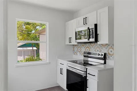 $1,595,000 | 3030 5th Street North, St. Petersburg, FL 33704
