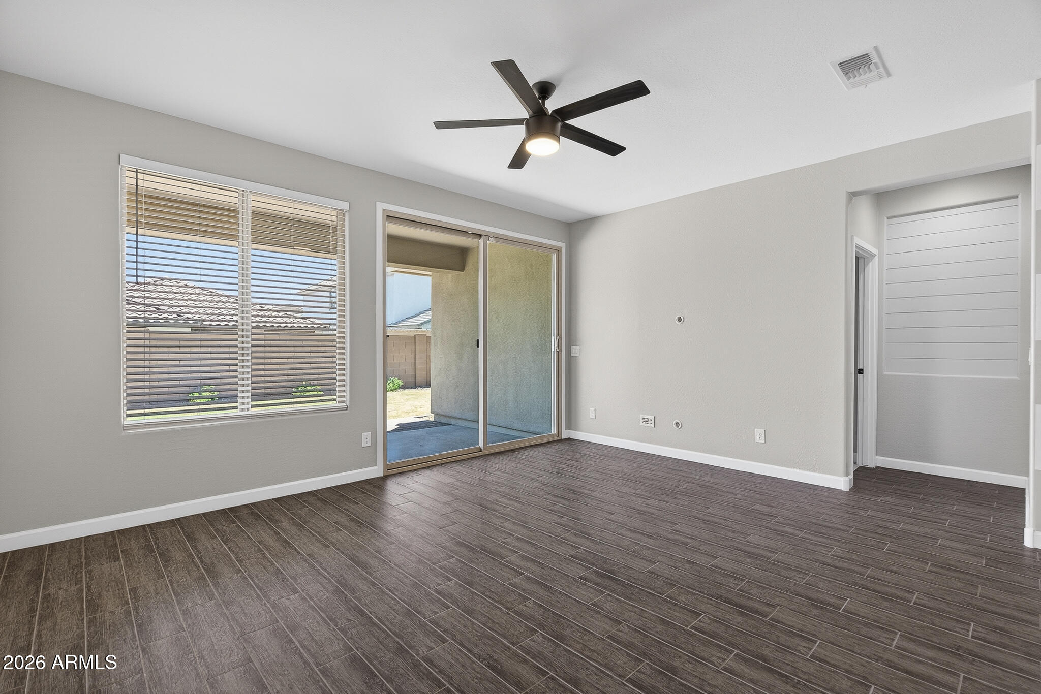 14363 West Charter Oak Road Surprise, AZ 85379 - Photo 4 of 33 6) GREAT ROOM