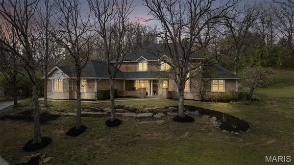 $975,000 | 9030 Middlewood Court, Sunset Hills, MO 63127