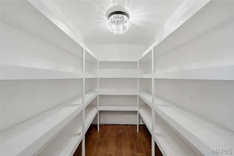 $925,000 | 9030 Middlewood Court, Sunset Hills, MO 63127