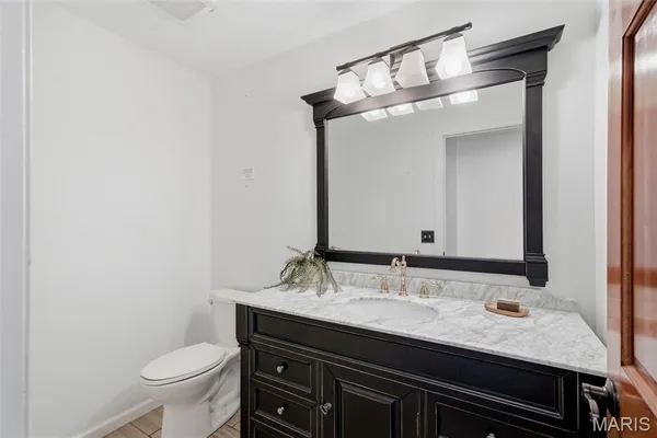 $925,000 | 9030 Middlewood Court, Sunset Hills, MO 63127