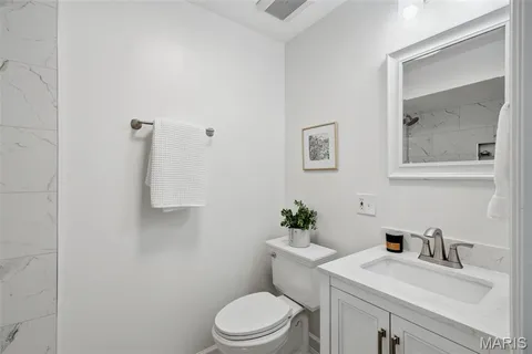 $925,000 | 9030 Middlewood Court, Sunset Hills, MO 63127