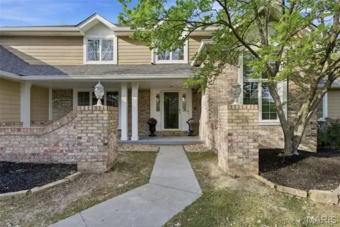 $925,000 | 9030 Middlewood Court, Sunset Hills, MO 63127