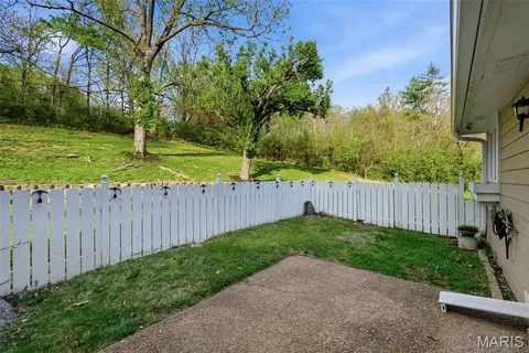 $925,000 | 9030 Middlewood Court, Sunset Hills, MO 63127