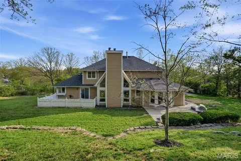 $925,000 | 9030 Middlewood Court, Sunset Hills, MO 63127