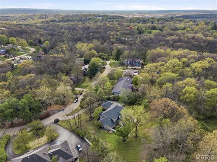 $925,000 | 9030 Middlewood Court, Sunset Hills, MO 63127