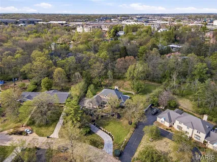 $925,000 | 9030 Middlewood Court, Sunset Hills, MO 63127