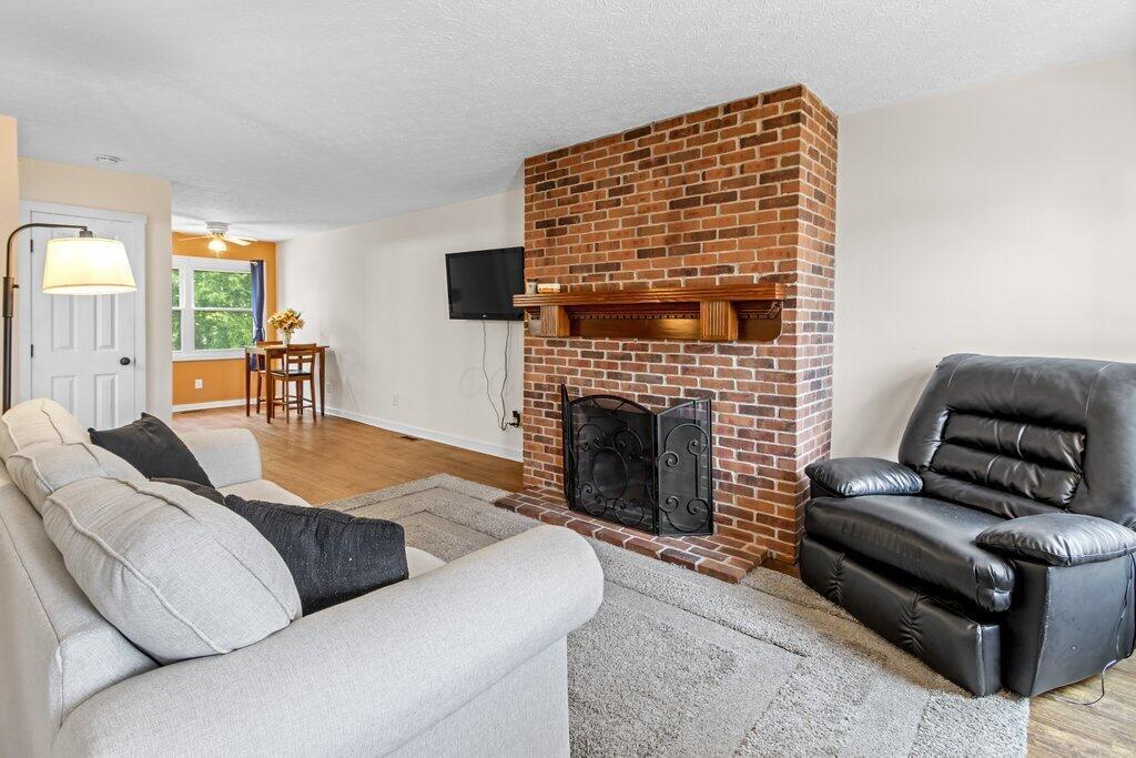 372 Edinburgh Road Dublin, OH 43017 - Photo 6 of 30 372 Edinburgh Road-5.jpg-SMALL