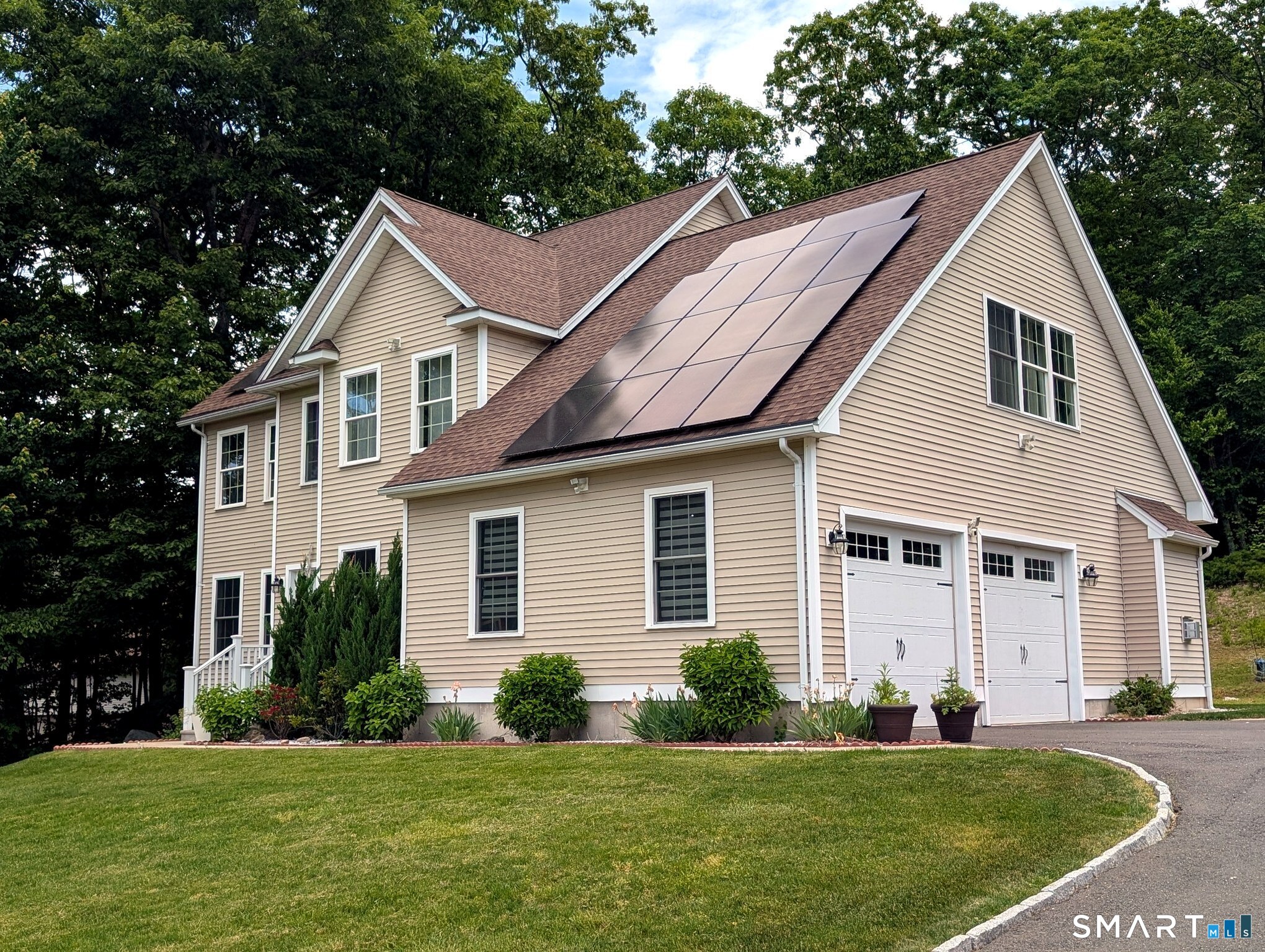 79 High Ledge Circle Manchester, CT 06040 - Photo 2 of 17
