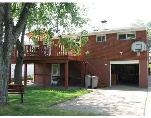 738 Lindsay Road Carnegie, PA 15106 - Photo 15 of 18 Exterior Back.