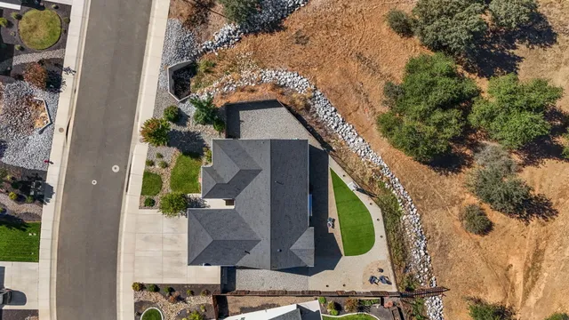 a view of empty room with windows
