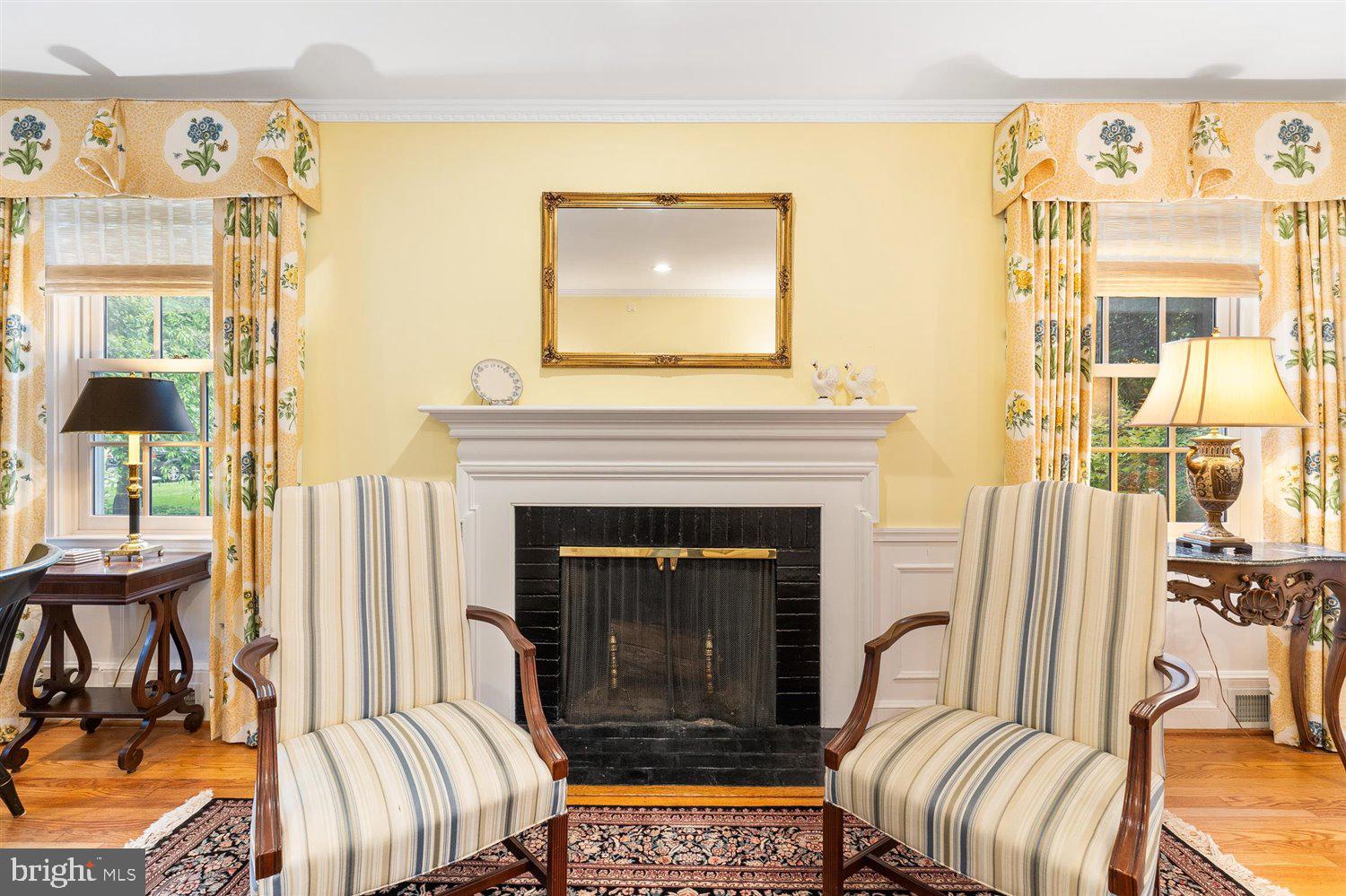 6415 Murray Hill Road Baltimore, MD 21212 - Photo 5 of 60 Living Rm w/wood burning fireplace.