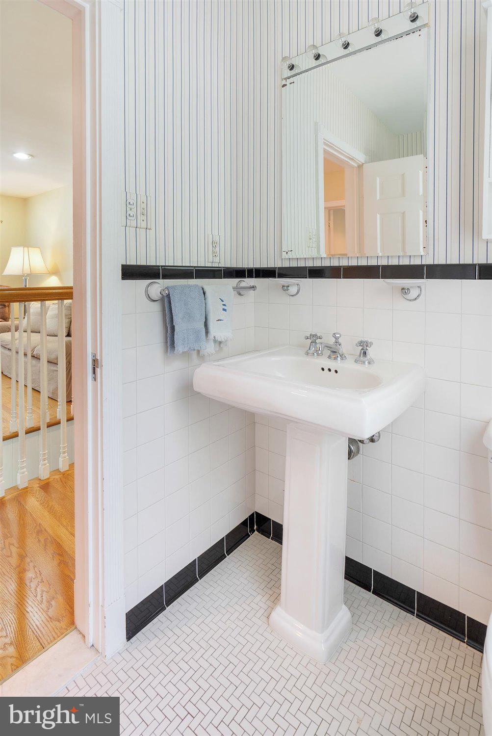 6415 Murray Hill Road Baltimore, MD 21212 - Photo 42 of 60 Hall bath