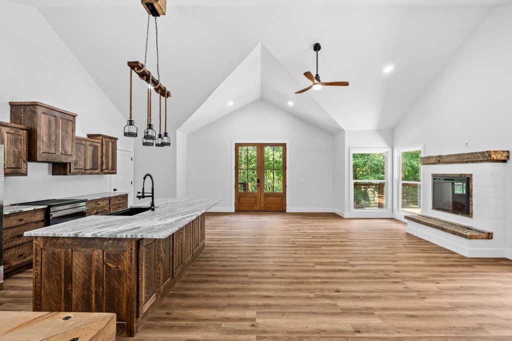 109 Lakeview Court Ellijay, GA 30540 - Photo 10 of 42 Custom kitchen cabinetry