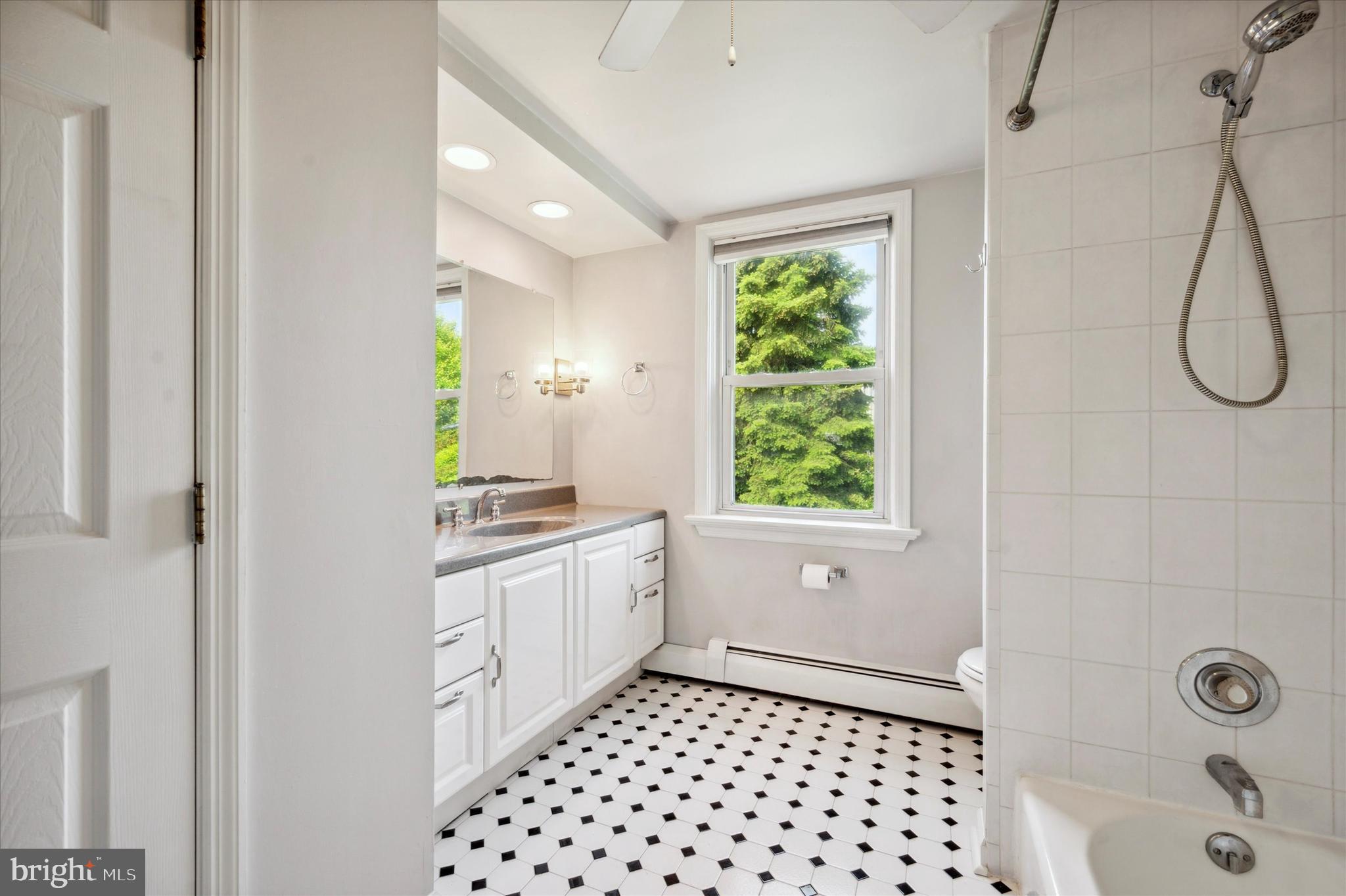 310 Iona Avenue Narberth, PA 19072 - Photo 12 of 16