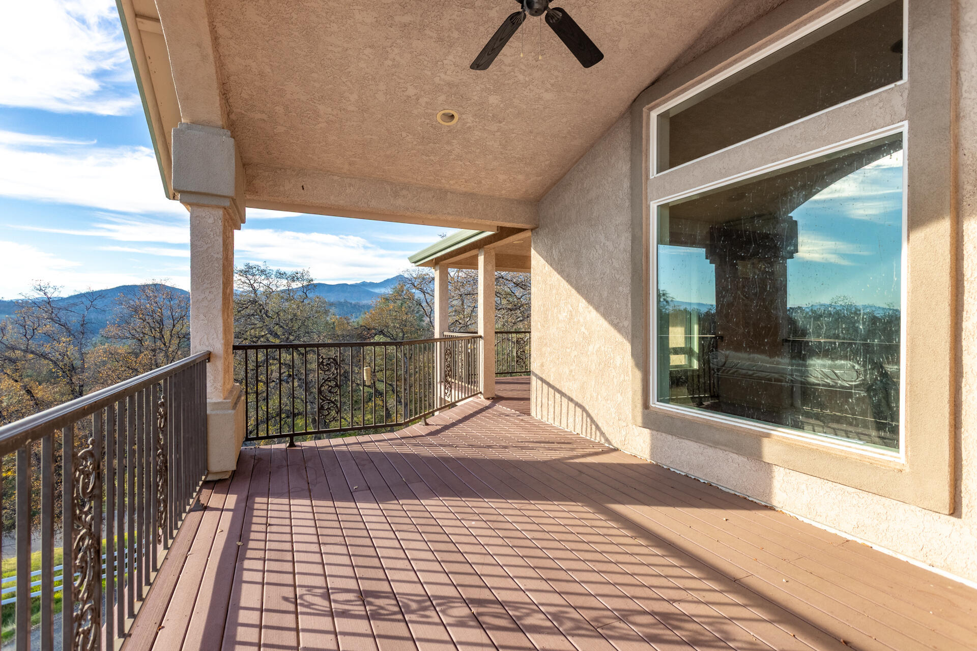 7775 Muletown Road Redding, CA 96001 - Photo 37 of 46 a view of a balcony