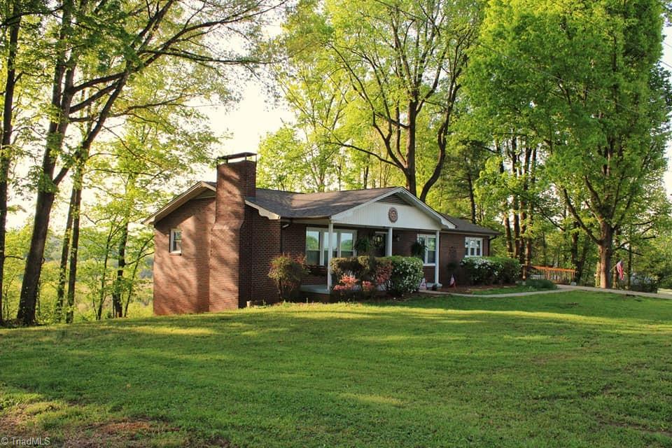 155 Parks Road Elkin, NC 28621 - Photo 5 of 29 Gallery Image 5