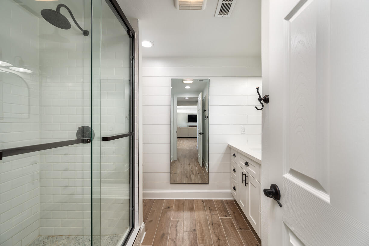 133 Indies Road Summerland Key, FL 33042 - Photo 7 of 30 Master Bathroom