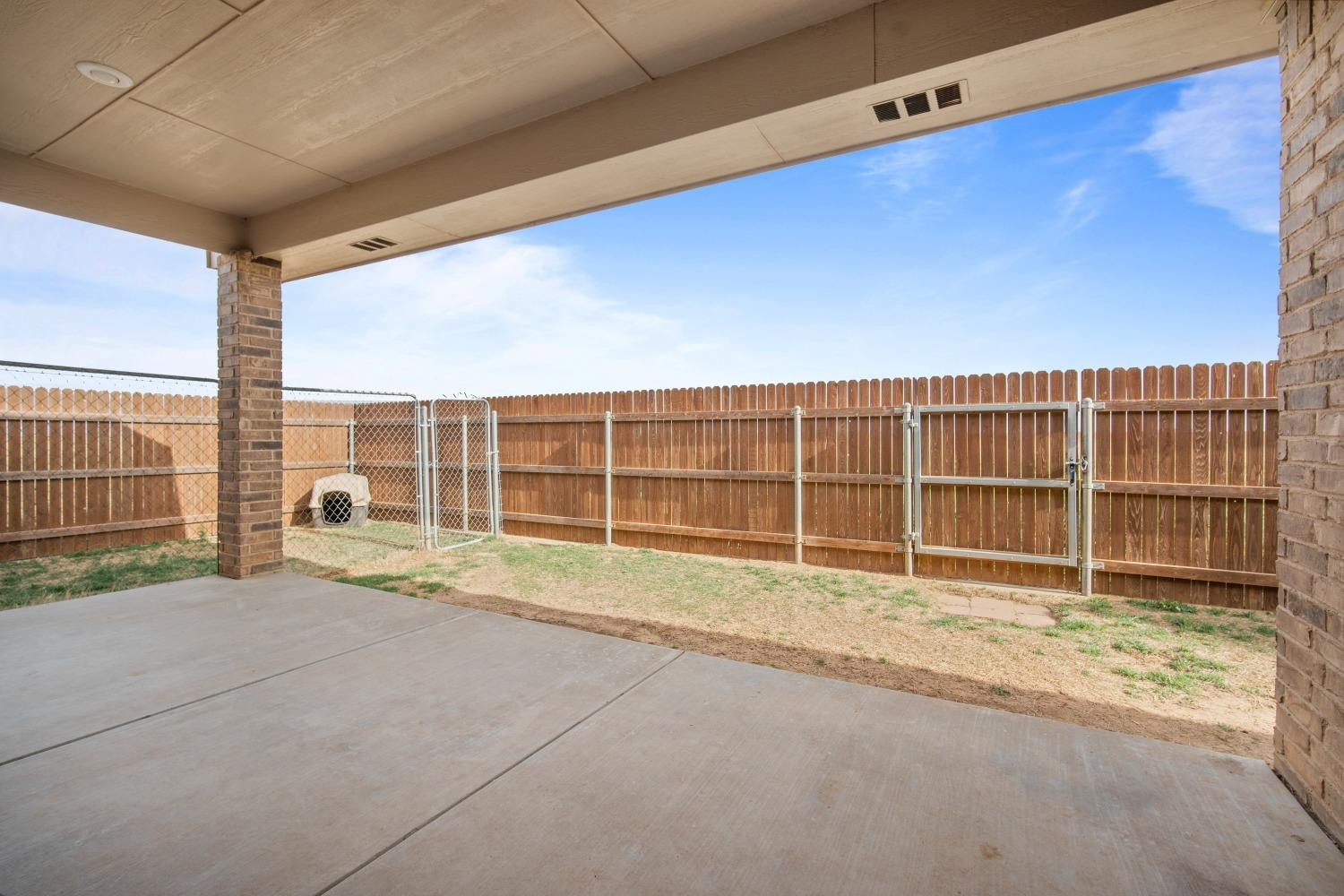 6487 East Fm 41 Ropesville, TX 79358 - Photo 25 of 33 a view of an empty room with a window